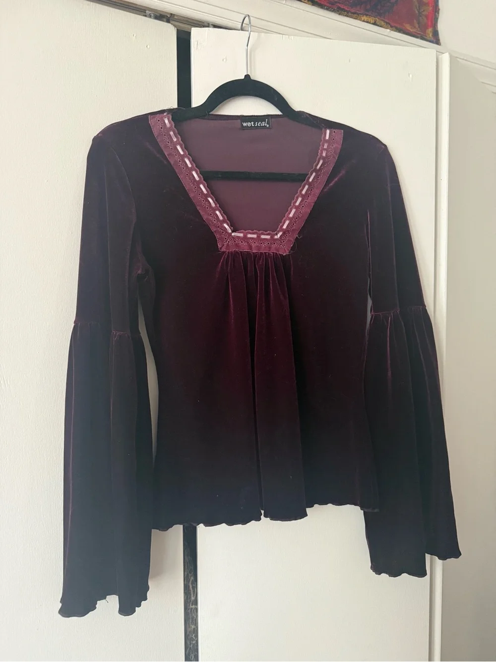 Wet Seal y2k/90’s Whimsigoth Women's Velvet Long Bell Sleeve With Suede Trim